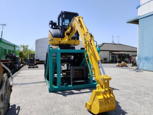 ロッククライミング(のり面作業機）