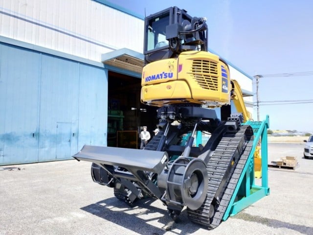 ロッククライミング(のり面作業機）