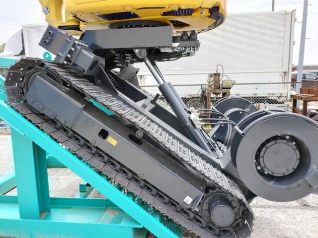 ロッククライミング(のり面作業機）