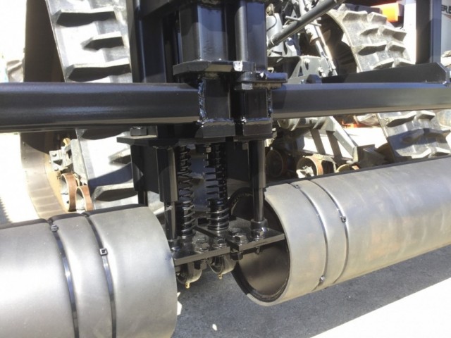 3連鎮圧ローラー施肥機　麦踏み仕様